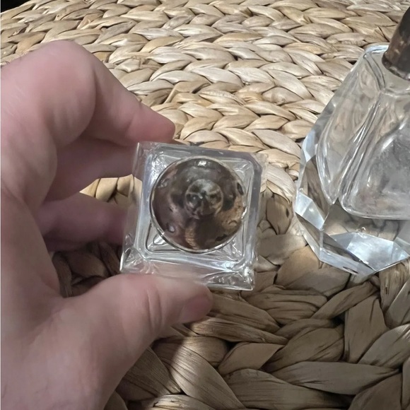 Cut And Polished Lead Crystal Salt And Pepper Shakers - Picture 5 of 7